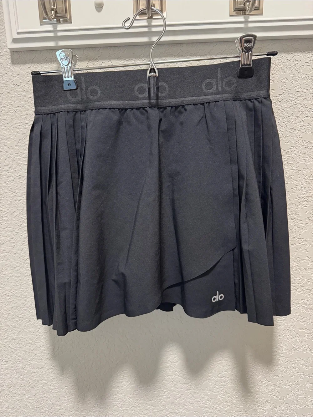 ALO Yoga Black Pleated Skater Skort